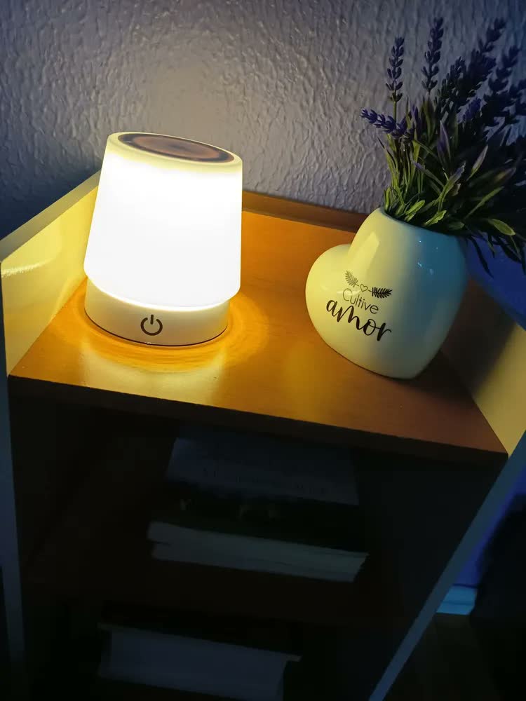 foto de Abajur De Mesa Touch Luminária Led Recarregável Luz Aconchegante Para Quarto Sala Decoração Leitura Estudo Escritório Sem Fio Cúpula Altura Ajustável Lâmpada Amarela Cabeceira Moderna Bivolt Art Light