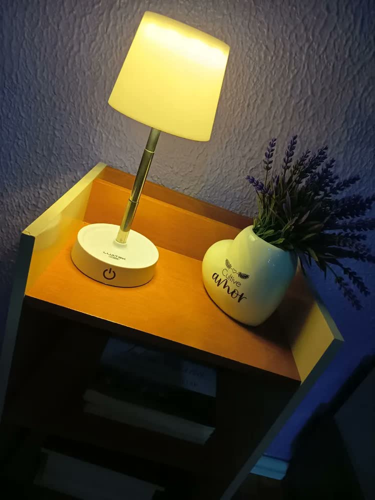foto de Abajur De Mesa Touch Luminária Led Recarregável Luz Aconchegante Para Quarto Sala Decoração Leitura Estudo Escritório Sem Fio Cúpula Altura Ajustável Lâmpada Amarela Cabeceira Moderna Bivolt Art Light