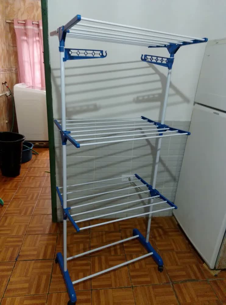 foto de Varal De Chão Grande 3 Andares Retrátil Dobrável Com Rodinhas Roupas Lavanderia Compacto Portátil Cor Preto MARCA: KEY PAPER
