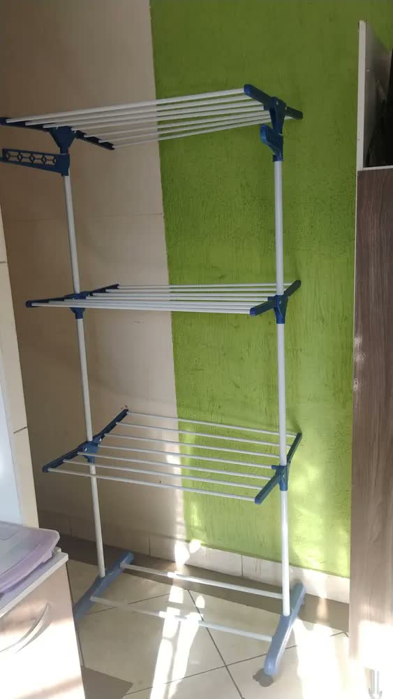 foto de Varal De Chão Grande 3 Andares Retrátil Dobrável Com Rodinhas Roupas Lavanderia Compacto Portátil Cor Preto MARCA: KEY PAPER