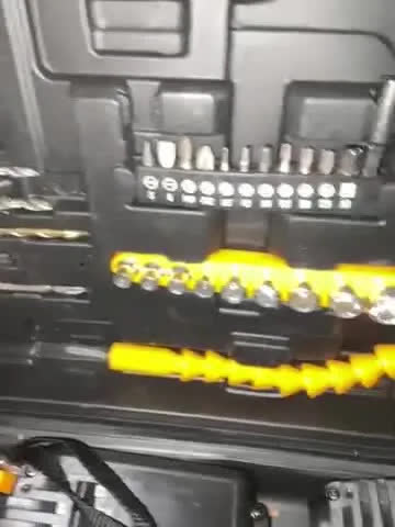 foto de Parafusadeira E Furadeira De Impacto 21v A Bateria Belffe Amarelo/preto 50 Hz/60 Hz