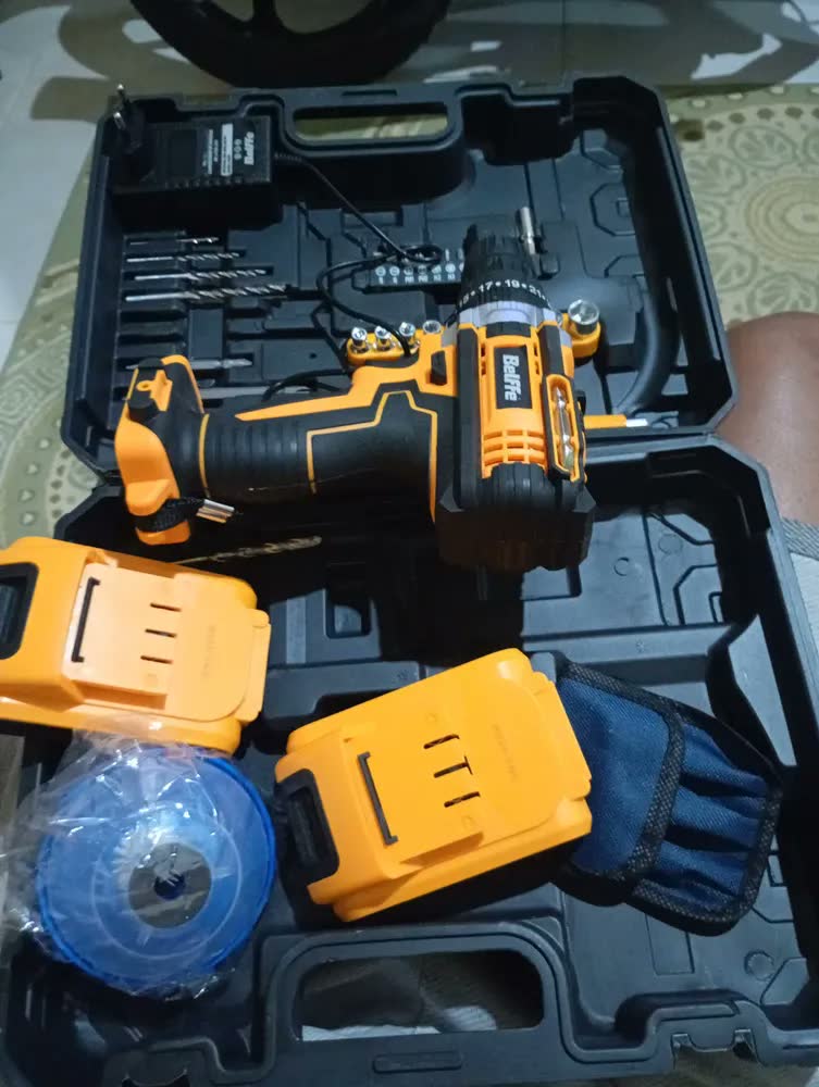foto de Parafusadeira E Furadeira De Impacto 21v A Bateria Belffe Amarelo/preto 50 Hz/60 Hz