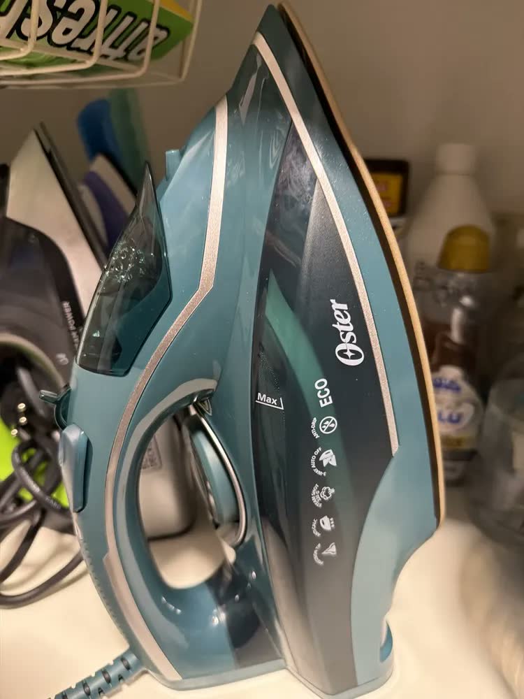 foto de Ferro De Passar A Vapor Oster Diamond Aeroceramic