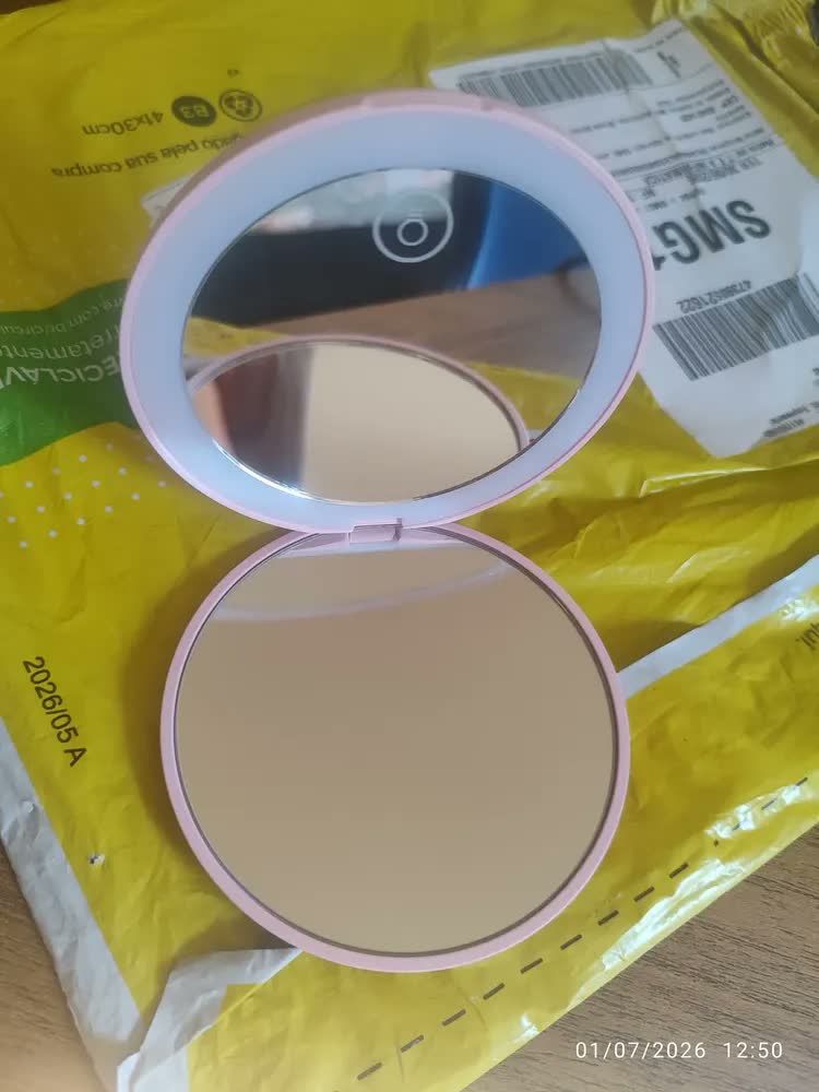 foto de Espelho Maquiagem Portátil Com Led Luz Usb Dobrável Redondo
