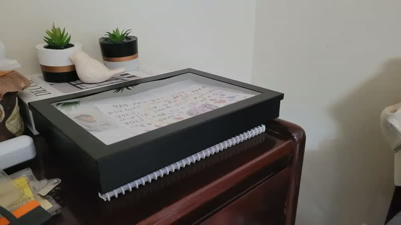foto de Quadro Desenhos Infantil para Pendurar Parede Aço A4 Horizontal Vertical Cor Preto