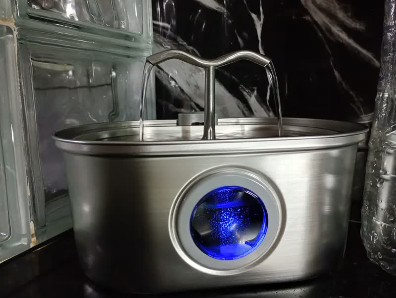 foto de Fonte De Água De Aço Inoxidável Para Gatos E Cãe 3.2l Pawponto