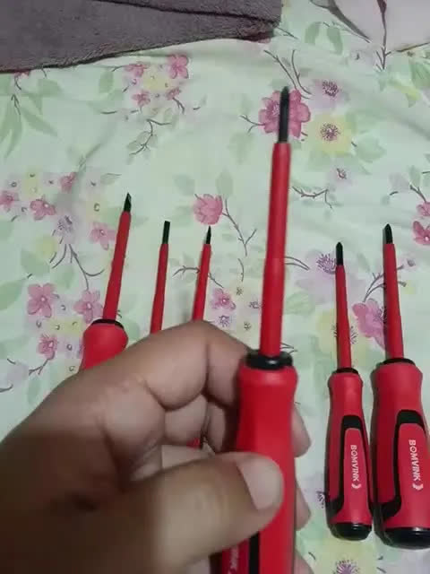foto de Kit 6 Chaves Fenda E Philips Isoladas Jogo De Chave Eletricista Ima Magnetica Pecas Gurumania