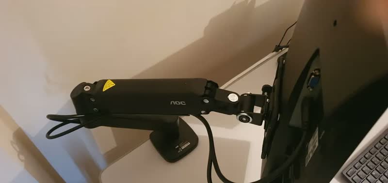 foto de Suporte Articulado De Mesa Ergonômico Para Monitor 15 A 32 Padrão Vesa Até 9kg Preto Aoc