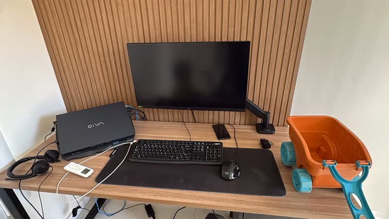 foto de Suporte Articulado De Mesa Ergonômico Para Monitor 15 A 32 Padrão Vesa Até 9kg Preto Aoc