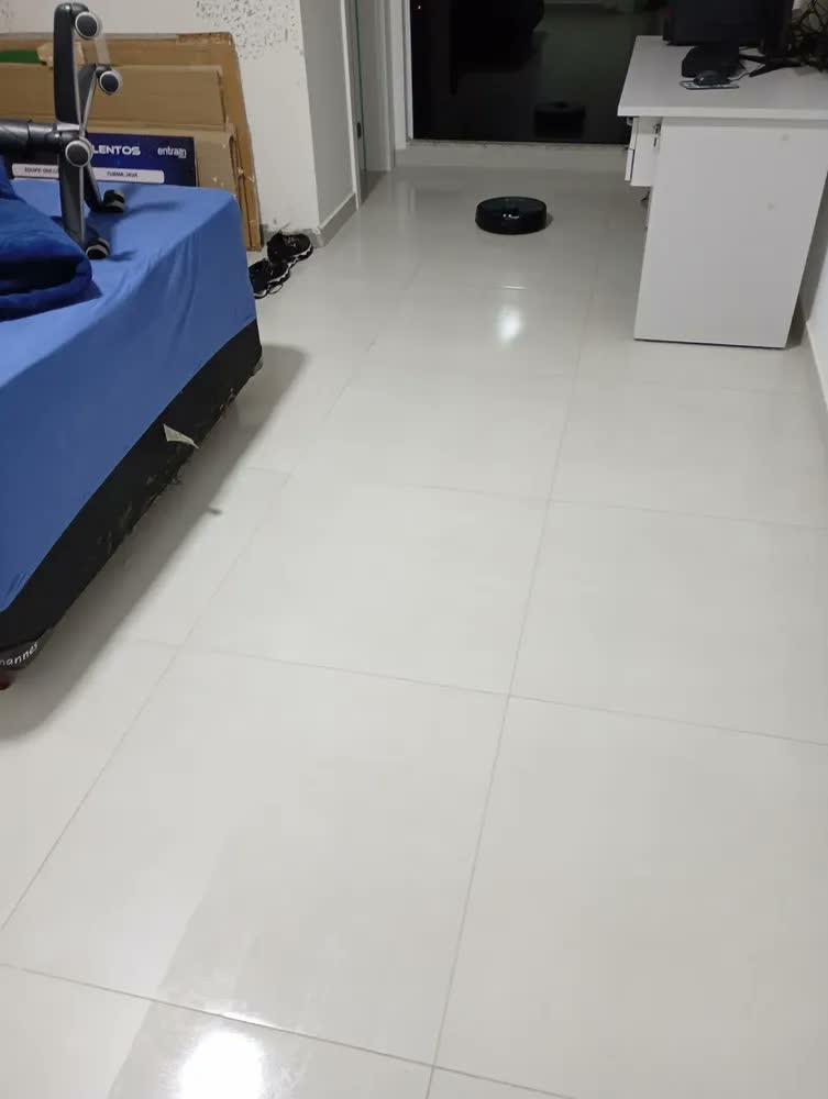foto de Robô Aspirador De Pó Inteligente Wi-Fi Kuanttum Mop Lava e Seca Água Quente Varre Aspira 3 em 1 Robot 20000Pa Autolimpante X20 Passa Pano Mapeamento Cor Preto Com Base Estação