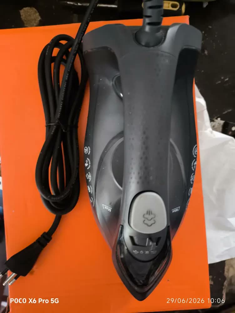 foto de Ferro De Passar Oster Gcstac7002-017 Vapor Vertical Cinza-escuro