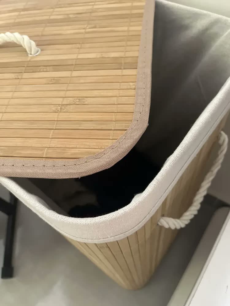 foto de Cesto de Roupa Retangular de Bambu com Tampa e Forro – Fukuyama, Bege