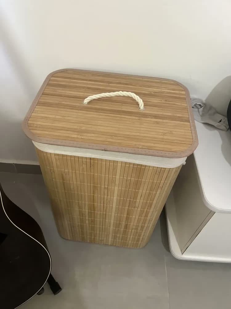 foto de Cesto de Roupa Retangular de Bambu com Tampa e Forro – Fukuyama, Bege