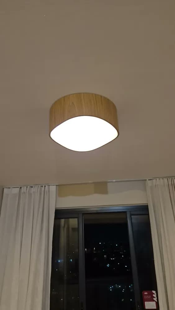 foto de Plafon LED Sobrepor Redondo Star 30W Luminária Teto Moderna 39cm Sala Jantar Quarto Cozinha Corredor Hall Área Gourmet Acabamento tom Madeira Freijó Difusor Cintilante Bivolt 3000K 4000K 6000K Disoma