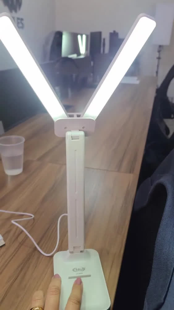 foto de Luminária de Mesa LED Flexível Branca para Leitura e Estudo com USB Recarregável