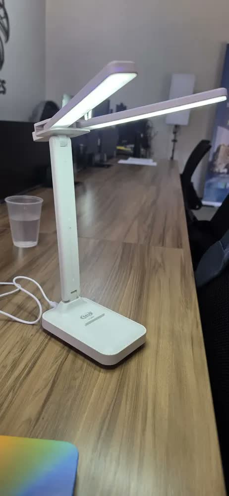 foto de Luminária de Mesa LED Flexível Branca para Leitura e Estudo com USB Recarregável