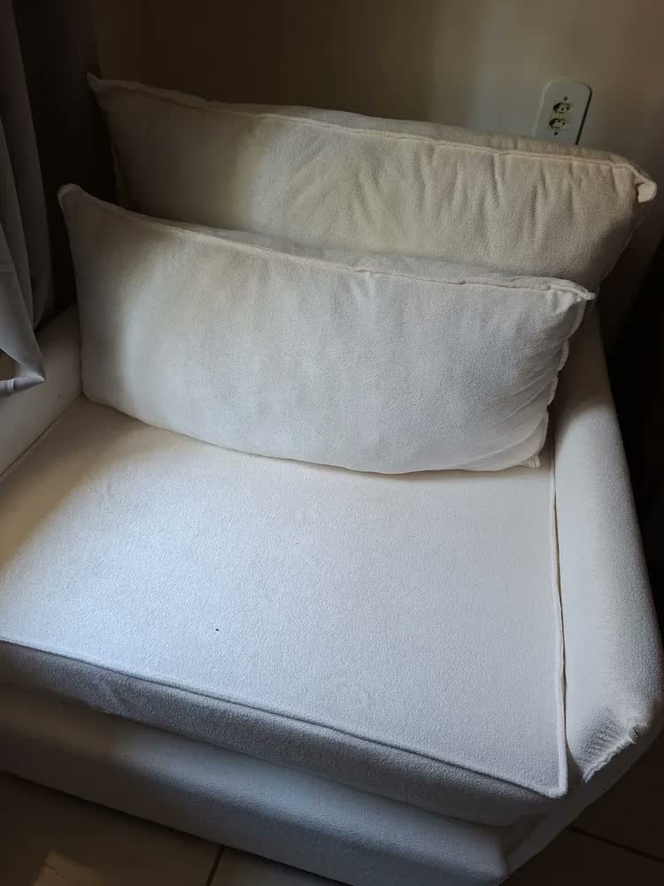 foto de Poltrona Cama Dobrável 100cm Blouclê Cru Quarto Sala Confortável Retrátil Com Almofada Decorativa Luxo