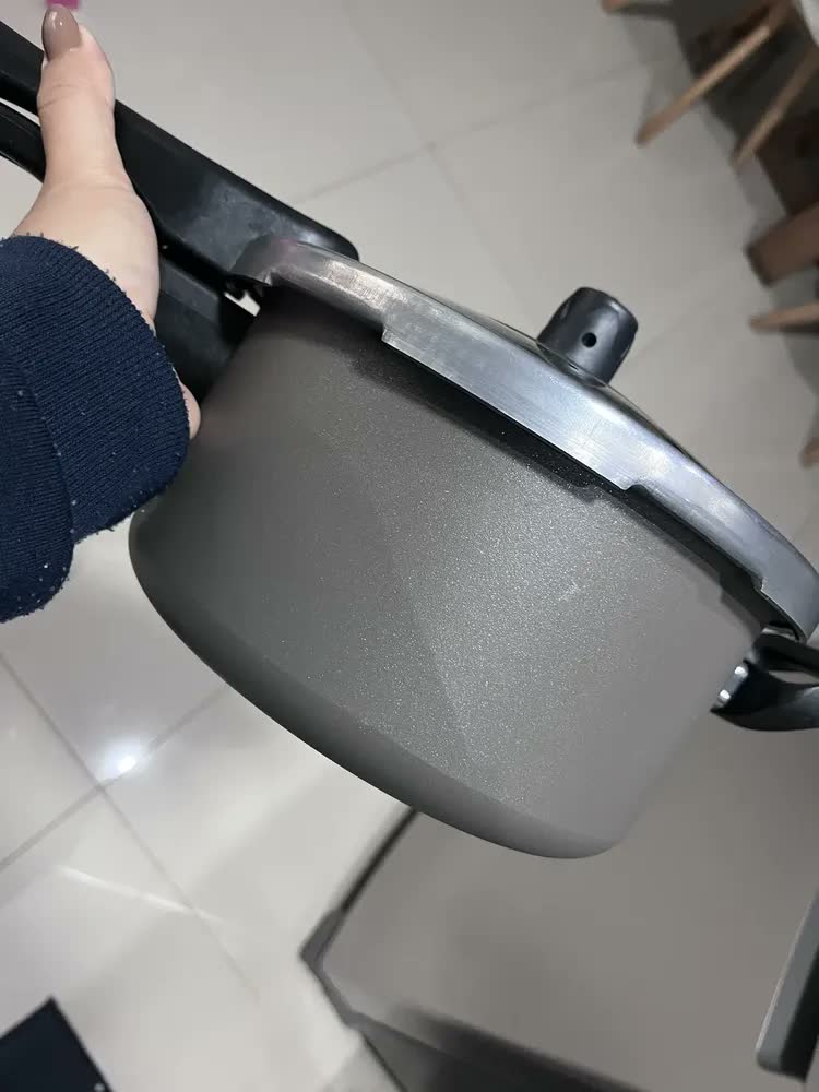 foto de Panela De Pressão Triunfo 3 Litros Fechamento Externo Cinza