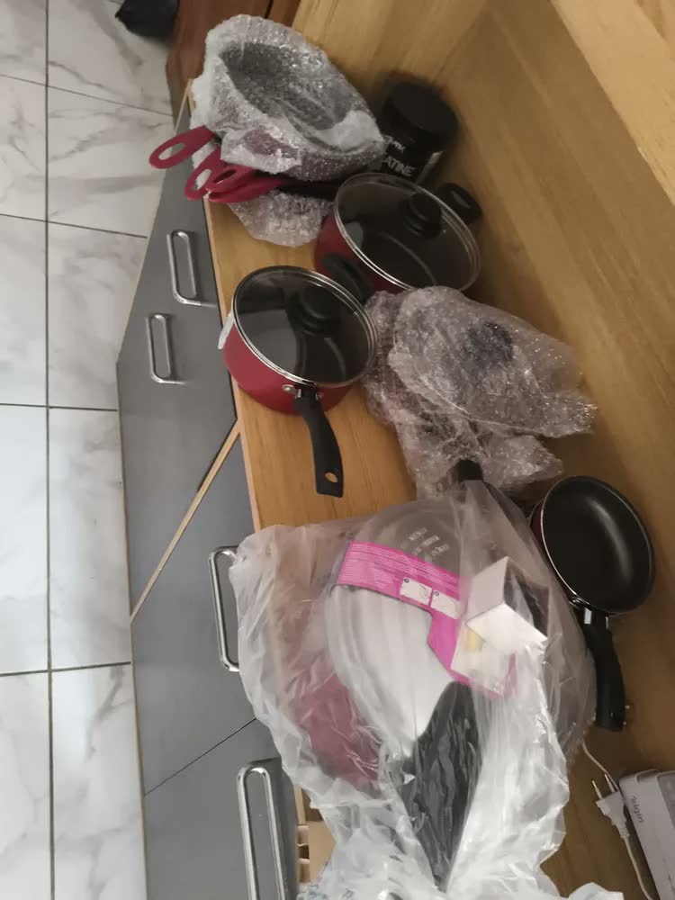 foto de Jogo Panelas 13pç Frigideiras Antiaderentes E Panela Pressão Vermelho