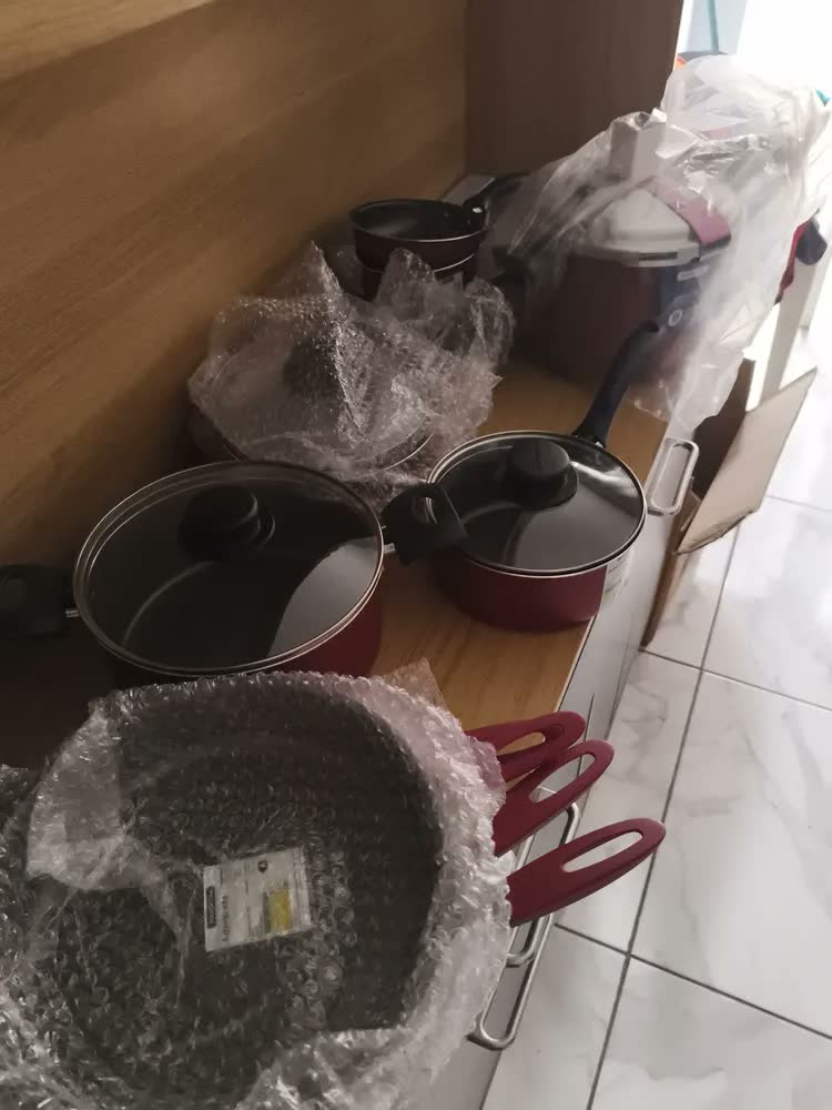 foto de Jogo Panelas 13pç Frigideiras Antiaderentes E Panela Pressão Vermelho