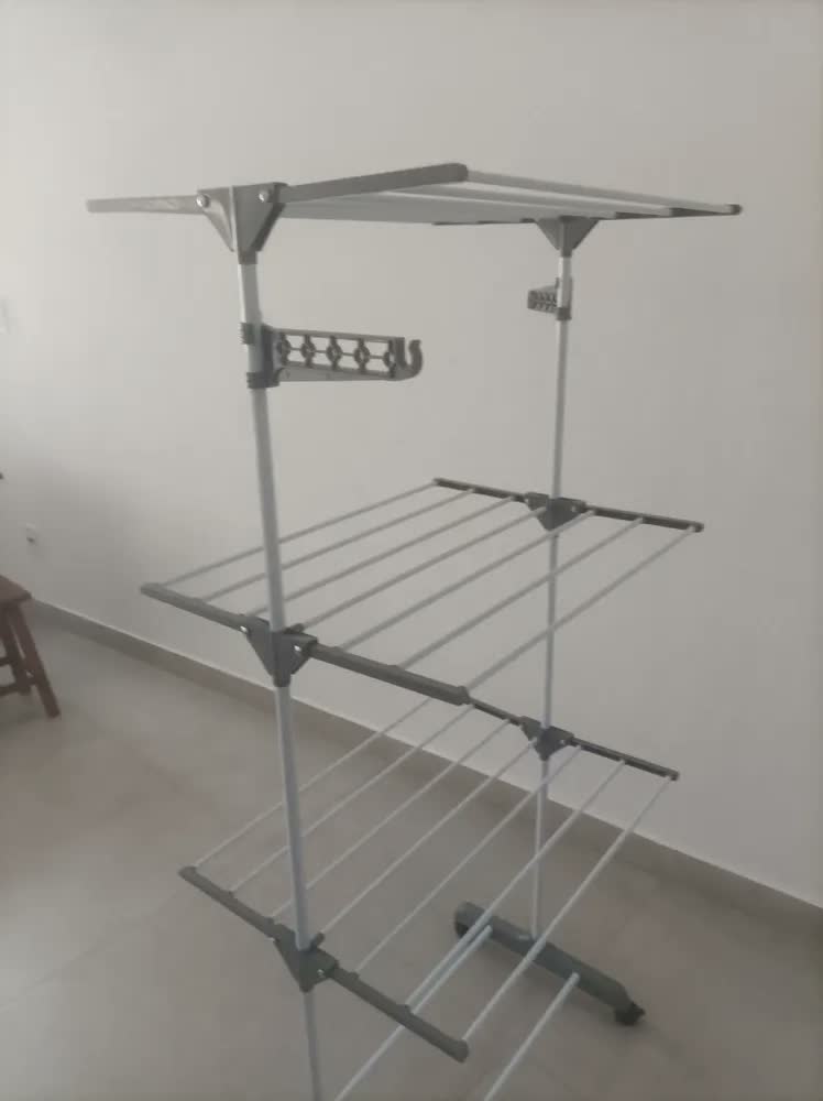 foto de Varal De Chão 3 Andares Grande Dobrável Com Rodinhas Clink Cinza