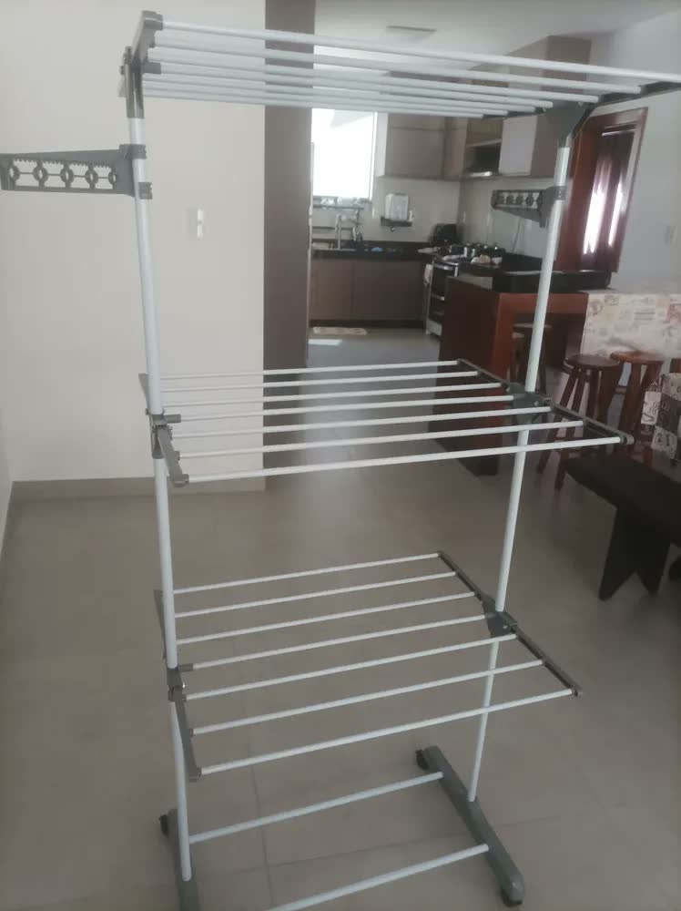 foto de Varal De Chão 3 Andares Grande Dobrável Com Rodinhas Clink Cinza