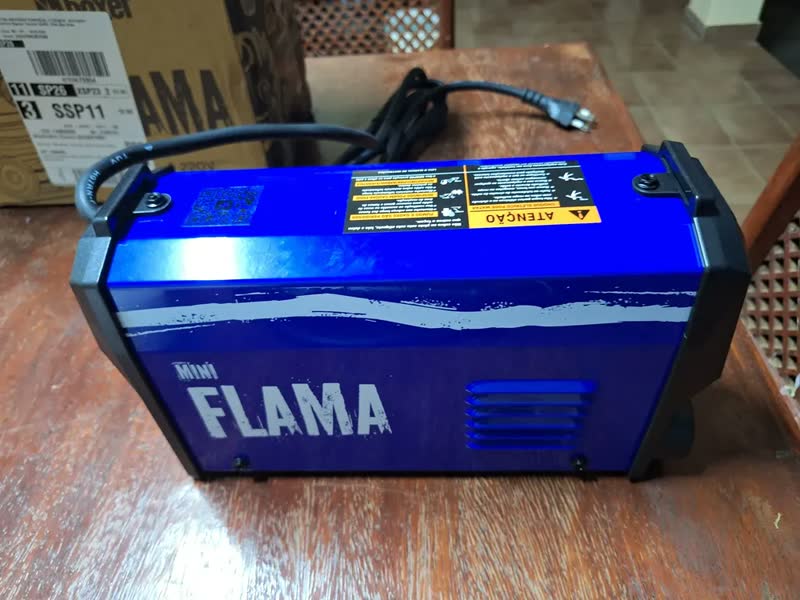 foto de Inversora de solda 160A para Eletrodo revestido e Tig monofásica - Mini Flama