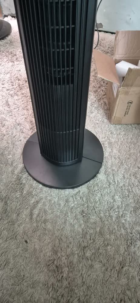 foto de Ventilador de Torre Shawty Silencioso Com Controle Remoto e Oscilação de 90°