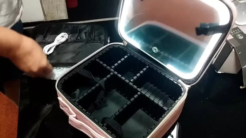 foto de Maleta Profissional de Maquiagem Pontokit Com Espelho e LED USB, Organizador Portátil de Cosméticos e Divisórias Ajustáveis