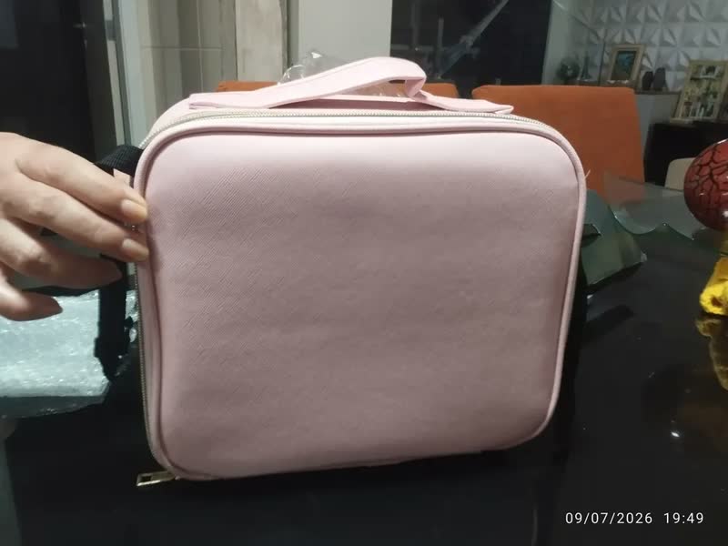 foto de Maleta Profissional de Maquiagem Pontokit Com Espelho e LED USB, Organizador Portátil de Cosméticos e Divisórias Ajustáveis