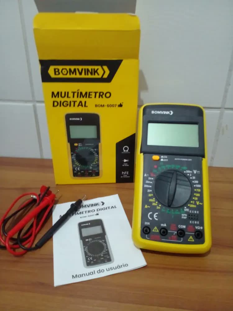 foto de Multimetro Digital Profissional C/ Capacímetro Bateria