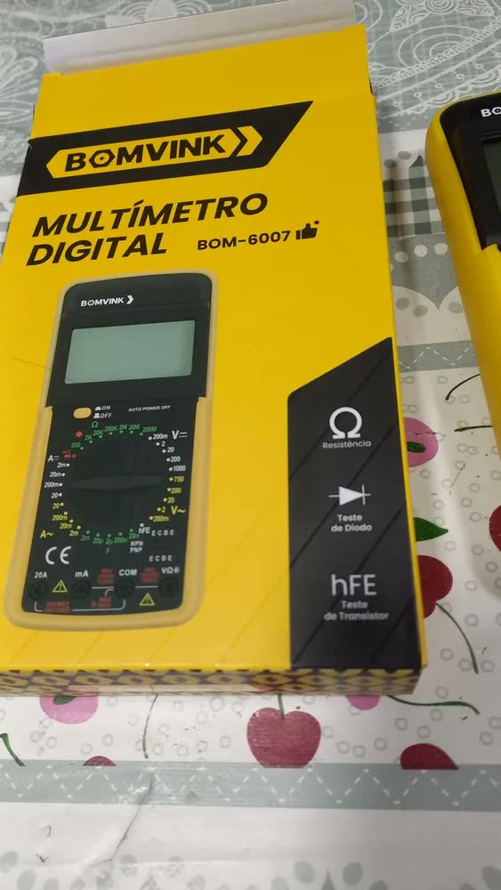foto de Multimetro Digital Profissional C/ Capacímetro Bateria