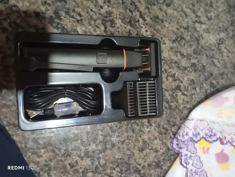 foto de Aparador De Pelos Masculino Profissional 3 Em 1 Máquina De Cortar Cabelo Barba Recarregável Lâmina De Aço Inoxidável 3 Pentes 150 Minutos