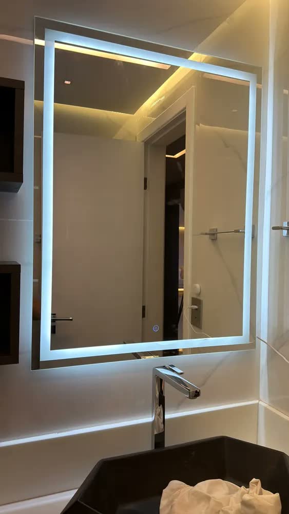 foto de Espelho Led Jateado 70cm X 90cm Touch 3 Cores Penteadeira 70x90cm Com 3 Cores Led