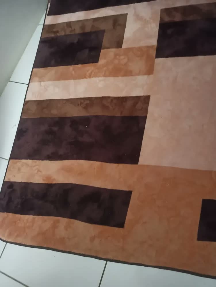 foto de Tapete 200x140 Para Sala E Quarto Aveludado Preto Linhas 2 M 1.4 M Preto Linhas