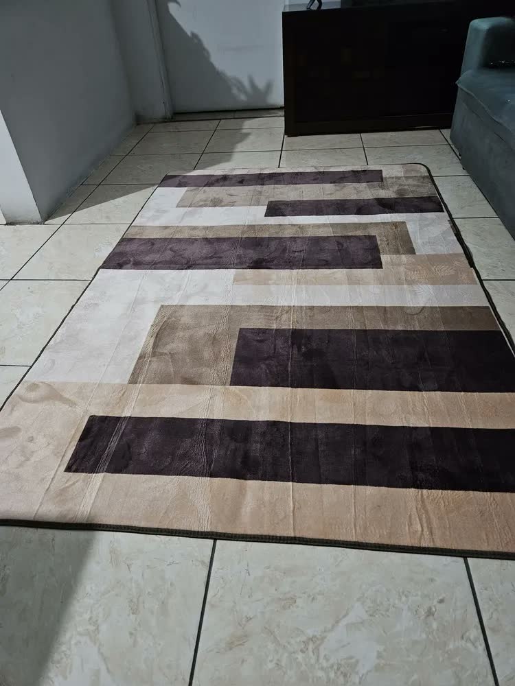 foto de Tapete 200x140 Para Sala E Quarto Aveludado Preto Linhas 2 M 1.4 M Preto Linhas