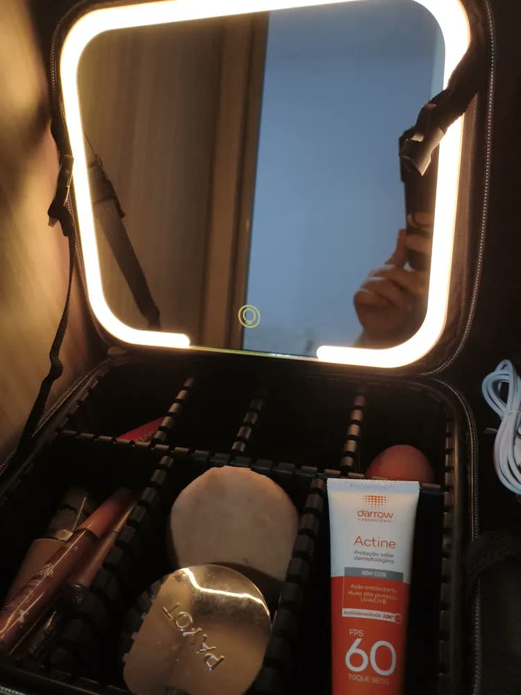 foto de Bolsa Maleta De Maquiagem Com Espelho Led Portátil Viagem Preto