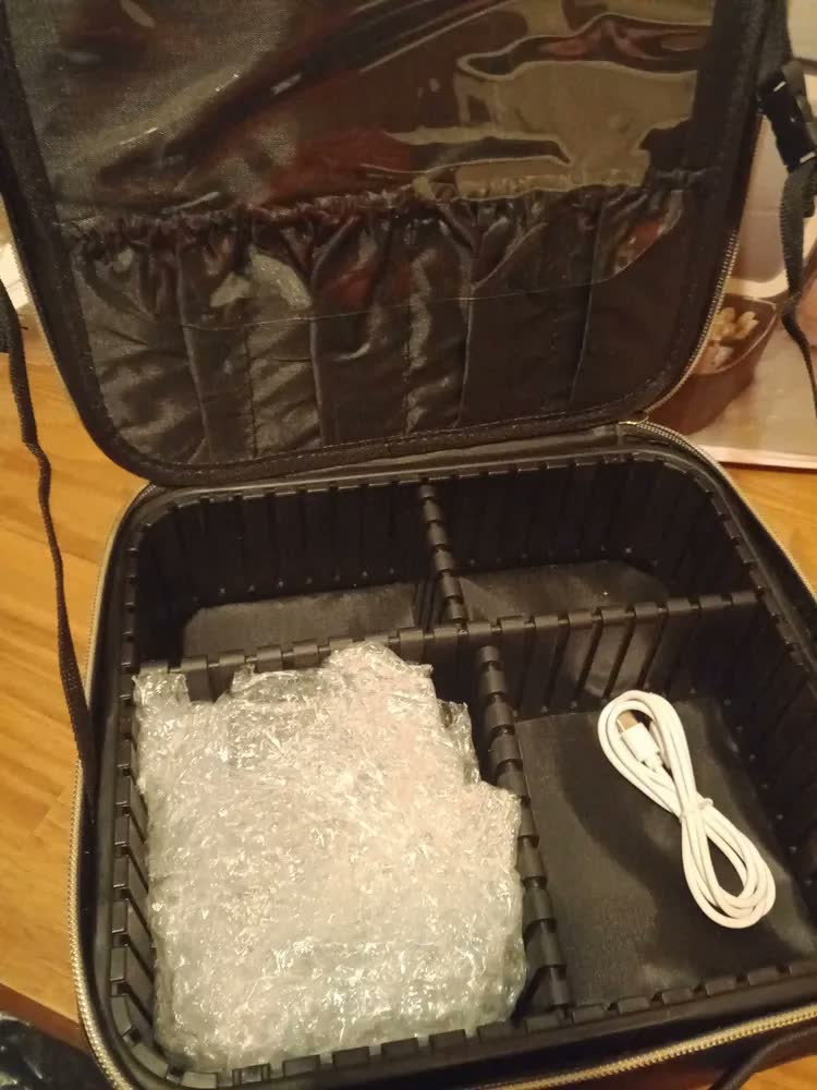 foto de Bolsa Maleta De Maquiagem Com Espelho Led Portátil Viagem Preto