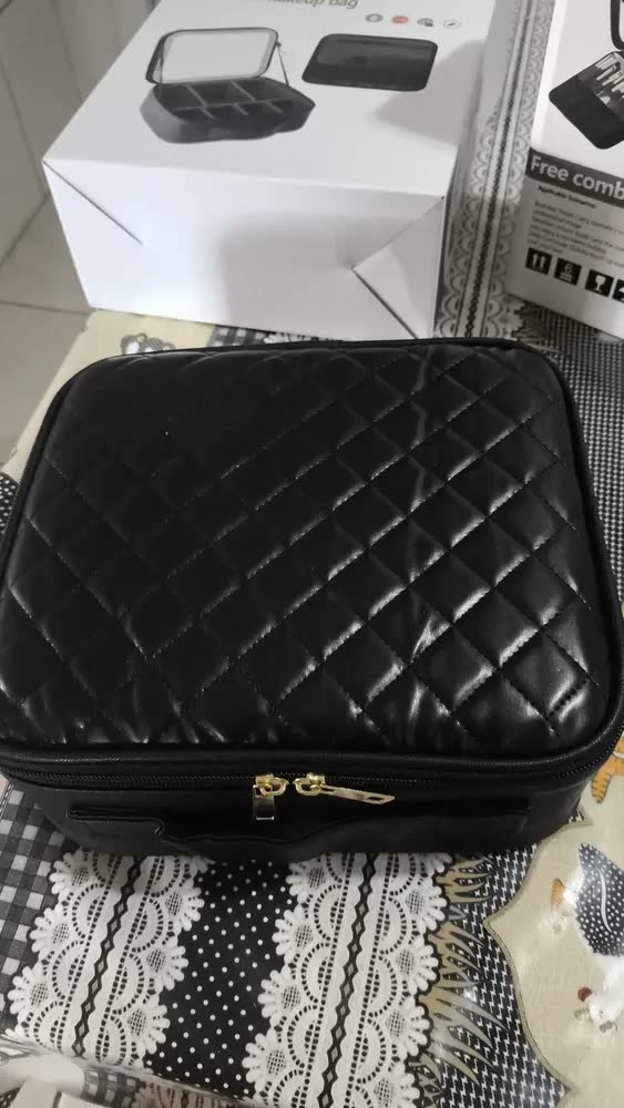 foto de Maleta De Maquiagem X-Matte Com Espelho Led Portátil Bolsa Organizadora Profissional Divisórias Porta Pincéis Preto