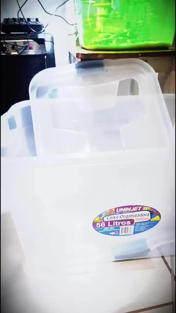 foto de Caixa 56l Multiuso Organizadora Resistente Grande C/ Tampa Transparente 1un Clicou E Comprou