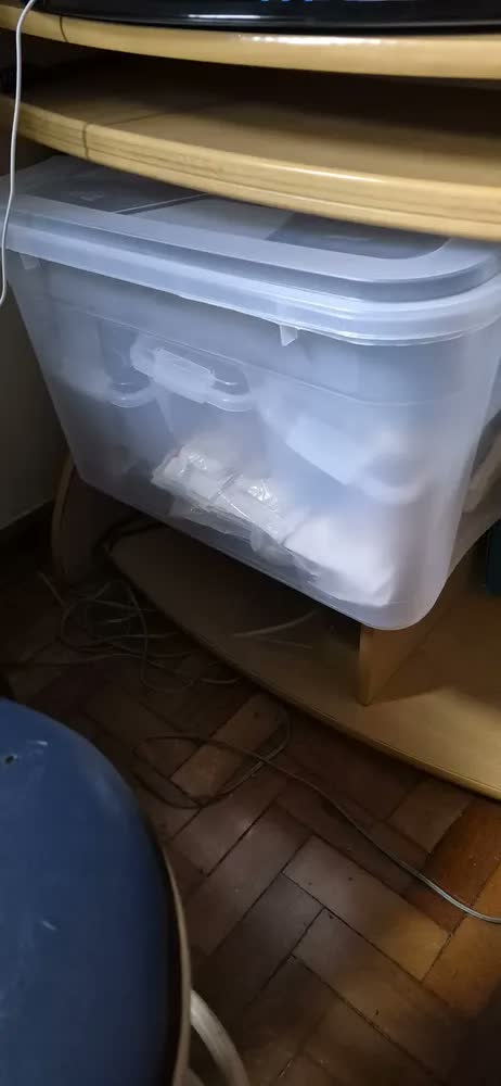 foto de Caixa 56l Multiuso Organizadora Resistente Grande C/ Tampa Transparente 1un Clicou E Comprou