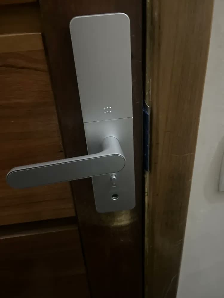foto de Fechadura Digital Eletrônica Biométrica NovaDigital Fusion Embutir Wifi Tuya App Senha Cartão TAG Chave Inteligente Prata