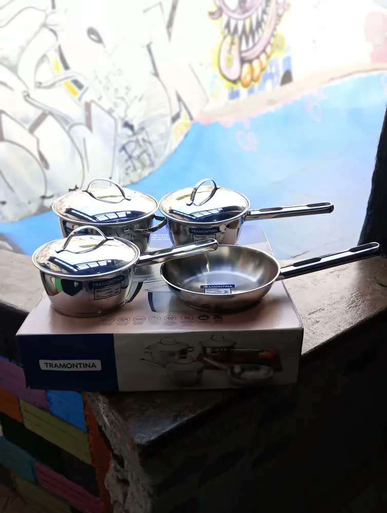 foto de Jogo Panelas Tramontina Allegra 4 Peças Aço Inox Fundo Triplo Indução Prateado Caçarola Frigideira Cozinha Fogão Gás Elétrico Cooktop