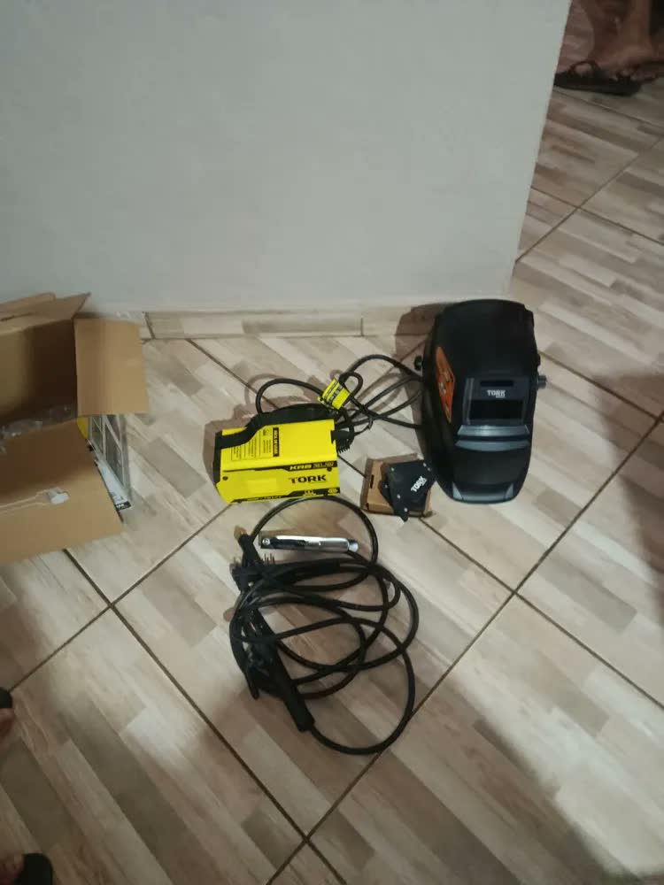 foto de Maquina Inversora De Solda Combo Portátil Kab 3.2 Tork 120a Amarelo