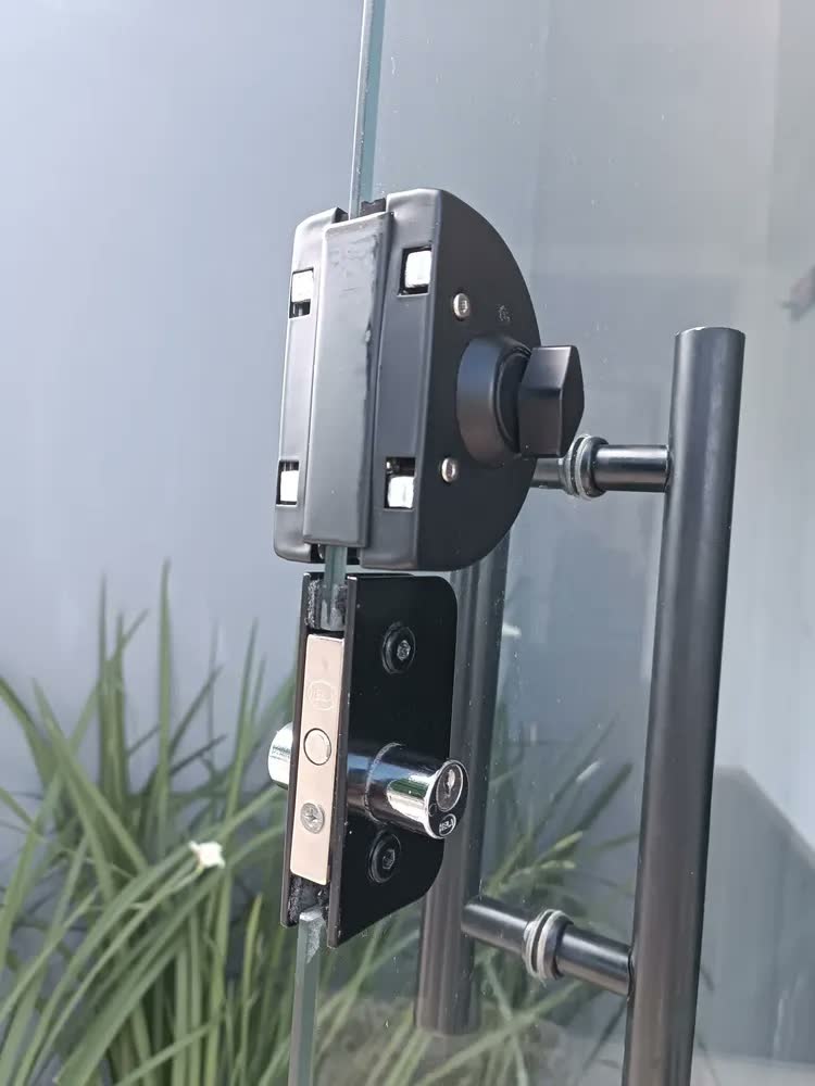foto de Fechadura de Embutir AGS para Porta de Vidro, com Pressão e Aço Inox Preto