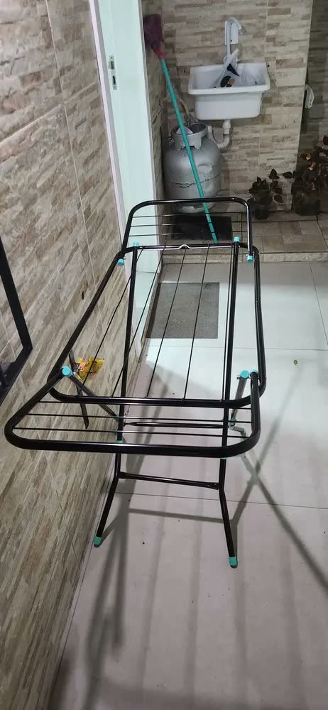 foto de Varal De Chão Retrátil Forte Abas Cor Preto
