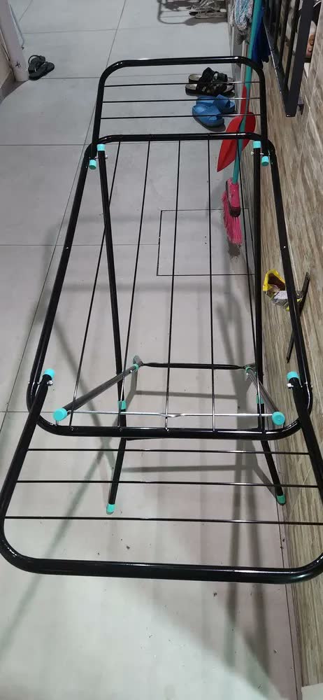 foto de Varal De Chão Retrátil Forte Abas Cor Preto