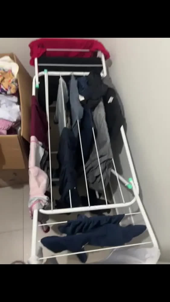 foto de Varal De Chão Retrátil Forte Abas Cor Preto