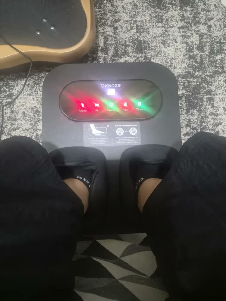foto de Massageador de Pes Eletrico Portatil com Aquecimento e Controle Remoto para Relaxamento Pés e Pernas Shiatsu Profissional