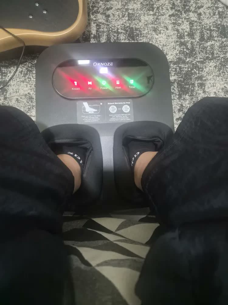 foto de Massageador de Pes Eletrico Portatil com Aquecimento e Controle Remoto para Relaxamento Pés e Pernas Shiatsu Profissional